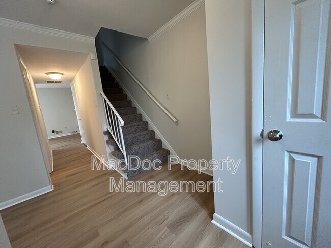 Photo - 2538 Sedgewick Pl