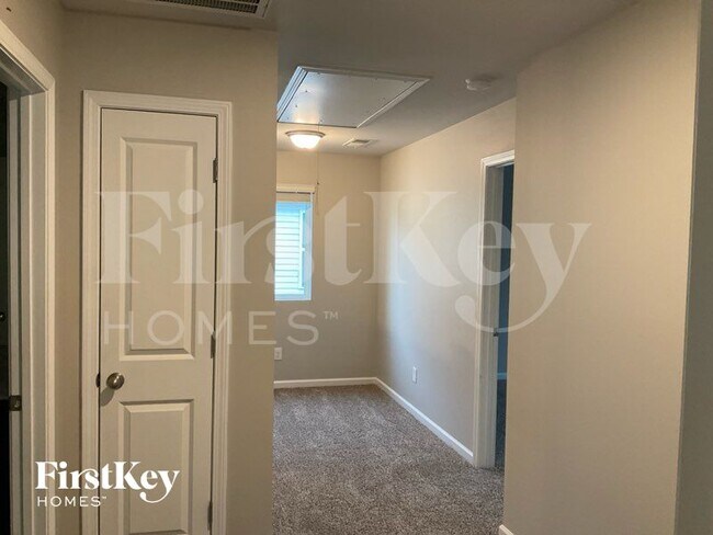 Photo - 3302 Newell Vlg Dr