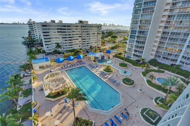 Photo - 7601 E Treasure Dr Unidad 902