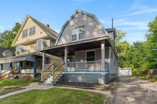 Building Photo - 1349 E 115th St