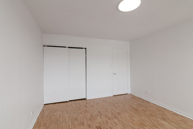 Photo - 1975 Maisonneuve Blvd W Unit 211