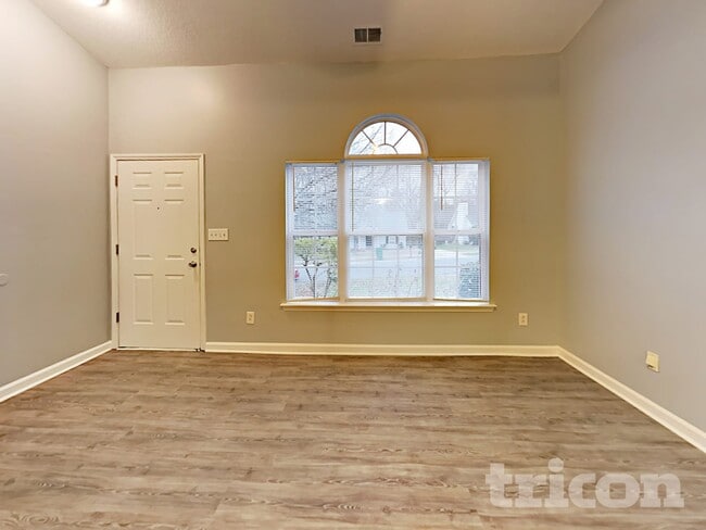 Photo - 3722 Hunters Run Ln