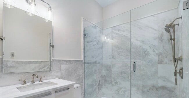 Photo - 1 School St Unit R11