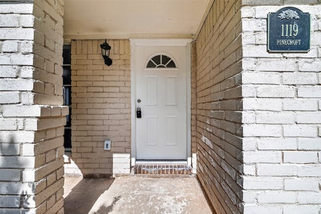 Photo - 1119 Pinecroft Dr