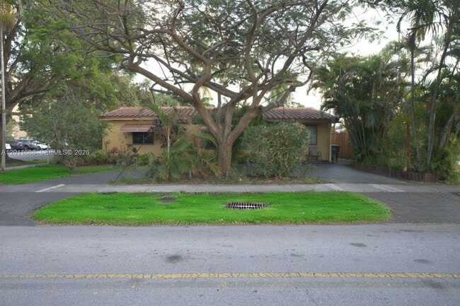 Photo - 1124 NE 7th St