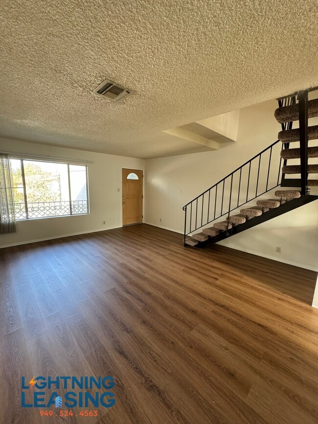 Photo - 4737 Orion Ave Unidad 11D Rental