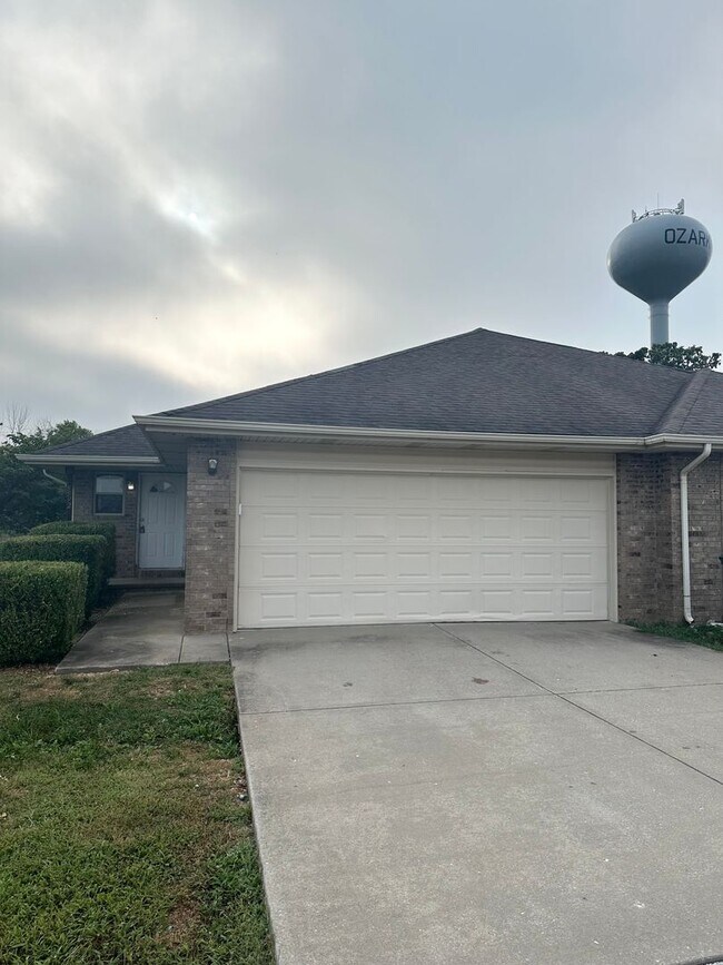 Photo - S0052-MF2-E1 Unidad 5592