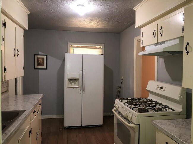 Photo - 5831 Southseas St