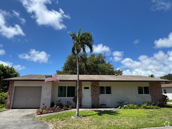 Building Photo - 2615 SW Natura Ave Rental