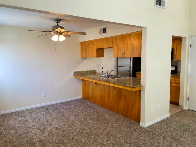 Photo - 500 White Ln