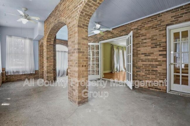 Photo - 2625 S University Dr