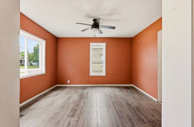 Photo - 123 Woodside Ln Unit Lower 2