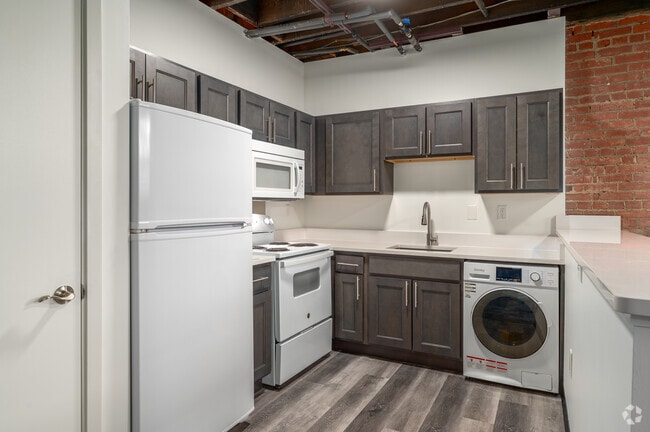1BD, 1BA - 612SF - Kitchen