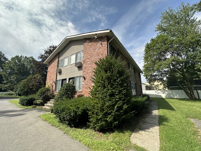 Building - 127 New Britain Ave Townhome