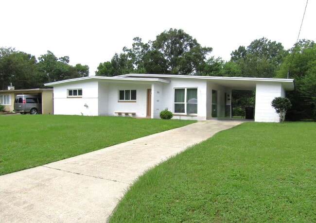 Building Photo - Spacious 3-Bedroom Home Off Fairfield – Pe...