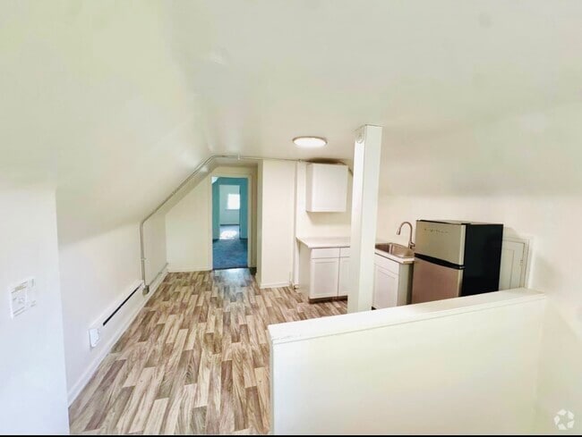 Building Photo - 2065 W 85th St Rental