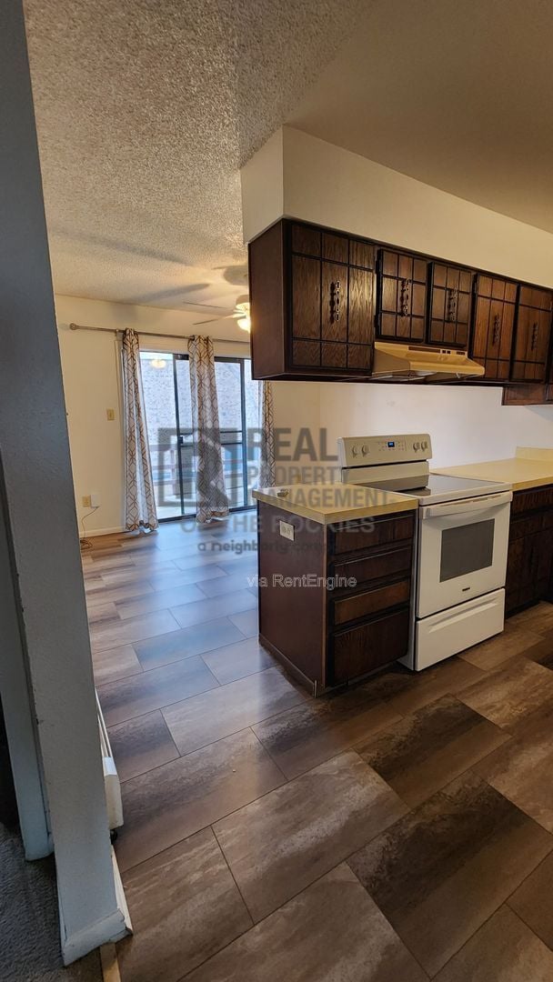 Photo - 5301 E 12th St Unidad 4