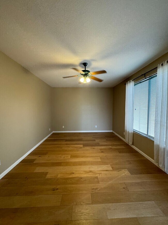 Photo - 5415 W Buffalo St