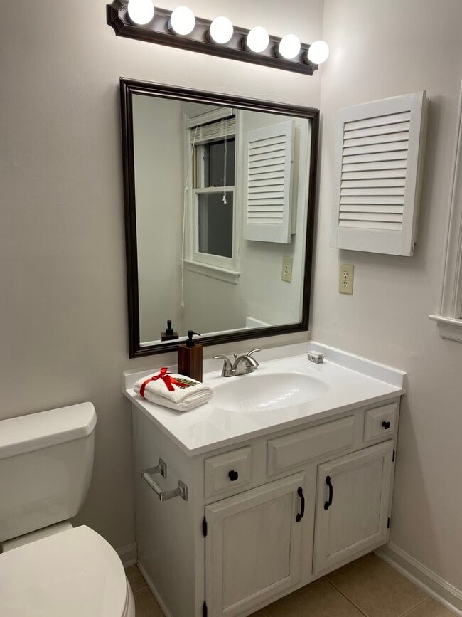 Photo - 118 W Skyhawk Dr