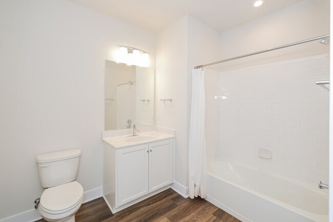 Photo - 102 St Ives Pl Unidad 303