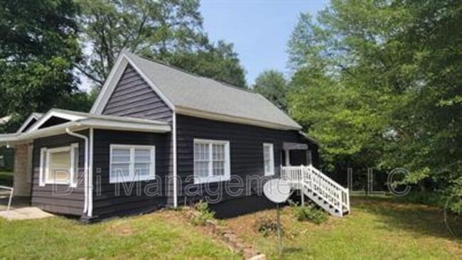 Photo - 10 Sanford Ave