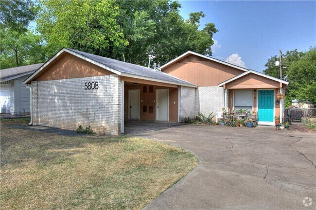 Building Photo - 5808 Emerald Forest Dr Rental