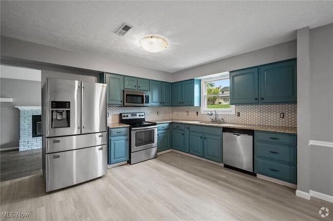 Building Photo - 13971 Walking Stick Way Rental