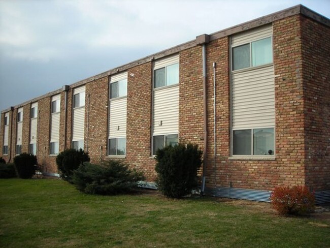 Photo - Knollridge Garden Apartments