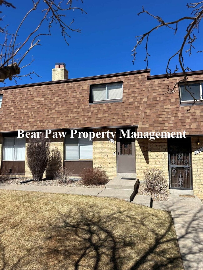 Building Photo - Spacious 3-Bed Townhouse in Golden!