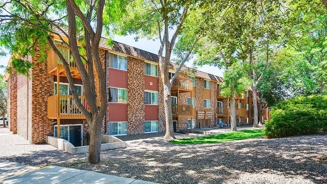 wh_pikesplace_exterior_1200x675 - Pikes Place on San Miguel