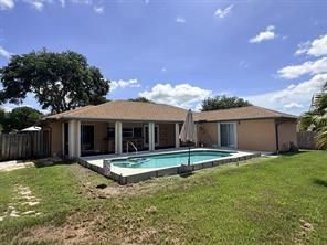 Photo - 790 SE Ablett Ln
