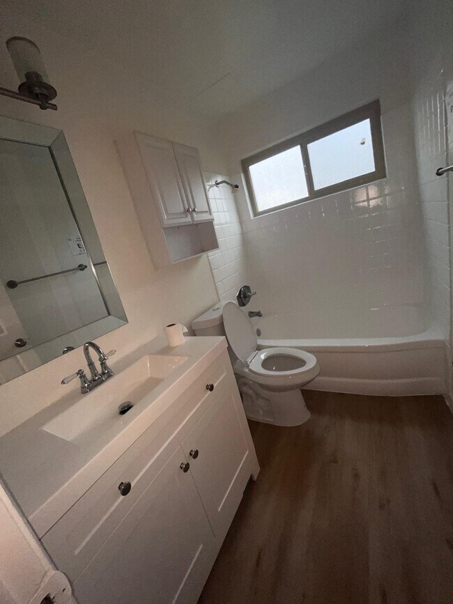 Photo - Wellesley Court Apartments