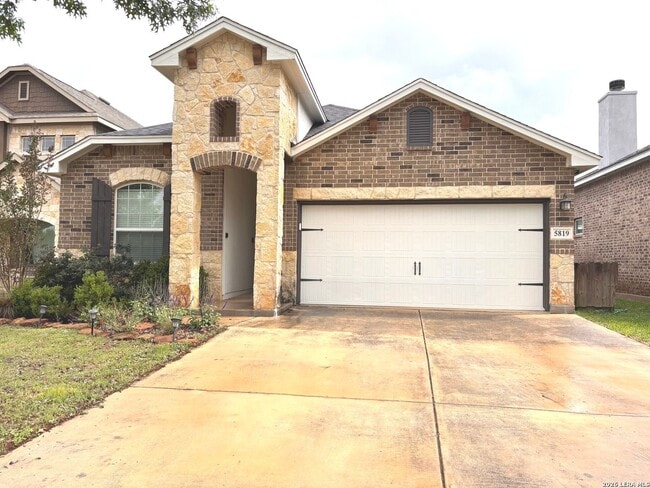 Photo - 4 Bedroom Home with Outdoor Kitchen in Wortham Oaks San Antonio