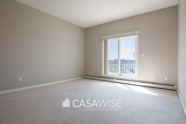 Photo - 16504 118 Ave NW
