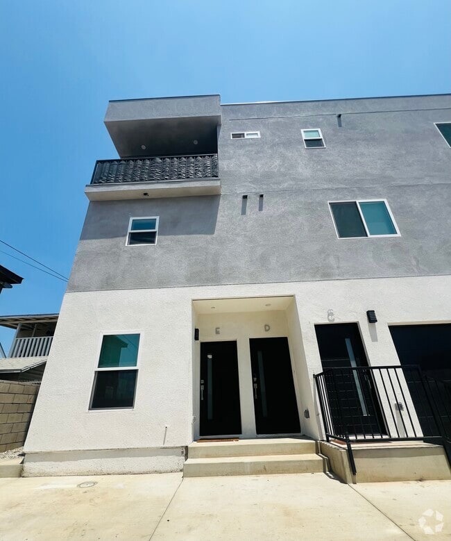 Building Photo - 3819 Percy St Unit #E Rental