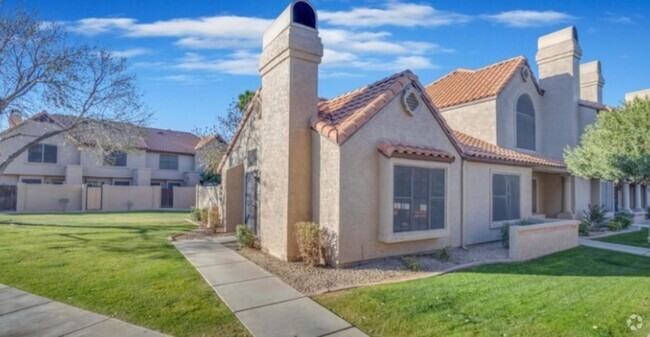 Building Photo - Beautifully Upgraded Spacious Home