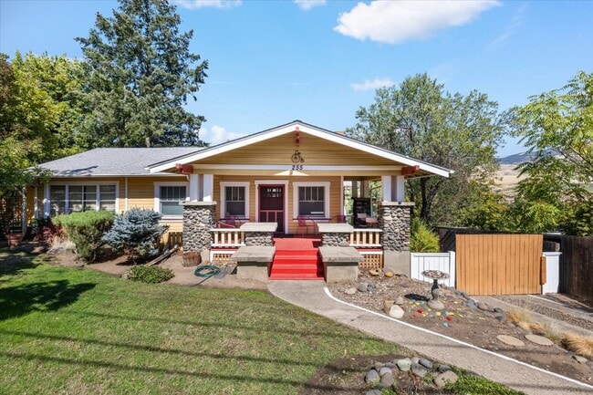 Photo - 255 Grant St