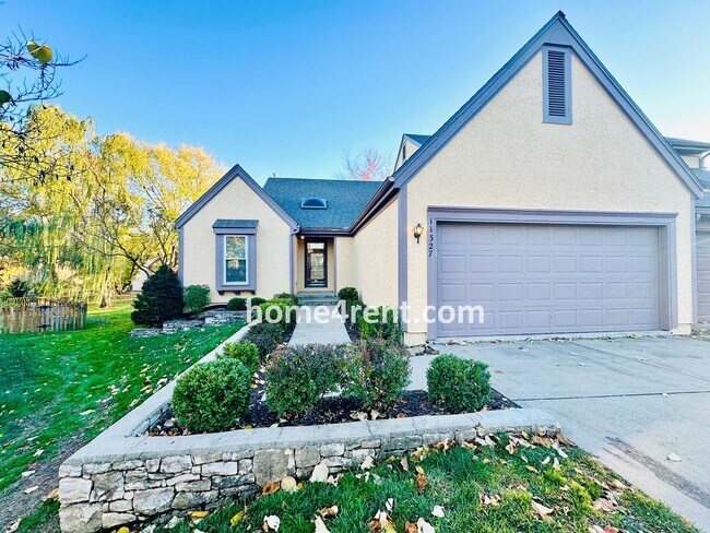 Gorgeous Duplex in Overland Park w/ SS App... - Gorgeous Duplex in Overland Park w/ SS App...