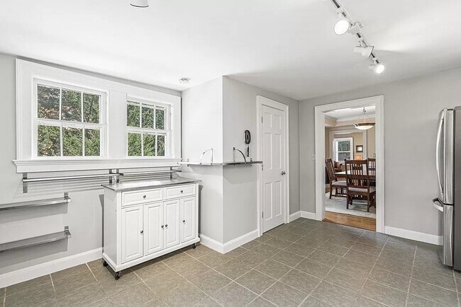 14 Schouler Ct