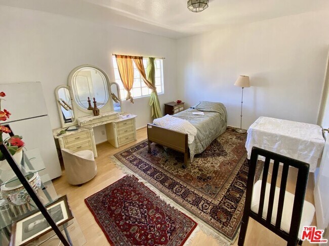 Photo - 1064 S Shenandoah St Condo Unit 301