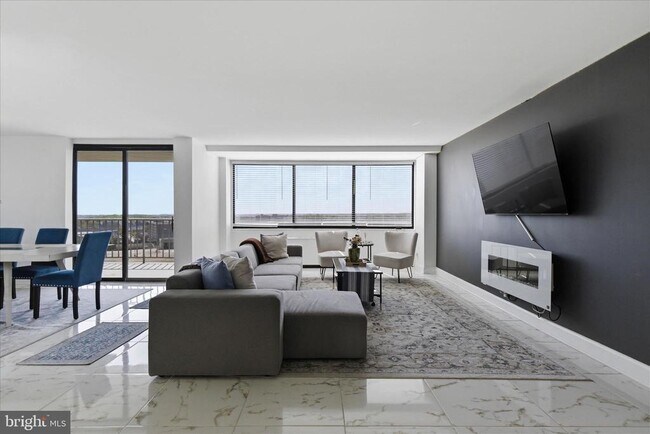 Photo - 301 N Beauregard St Unidad 1105