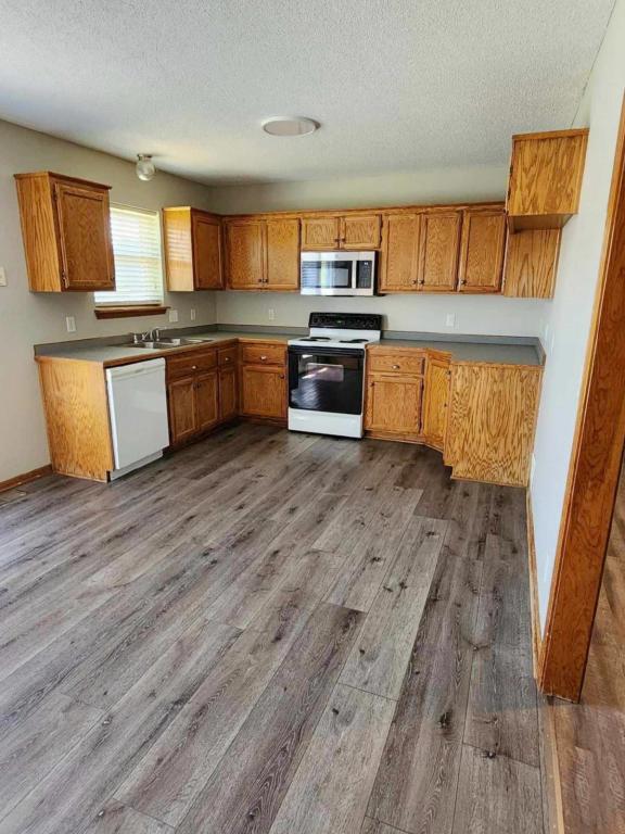 Photo - 211 E 22nd St