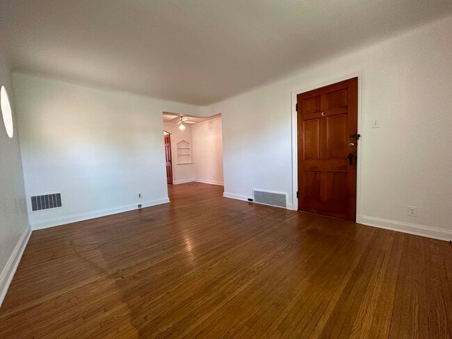 Photo - 6372 Sutherland Ave Unit 1E