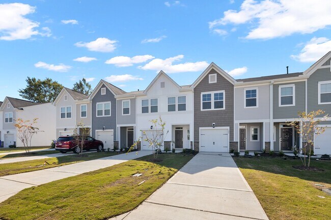 Photo - 130 Paramount Dr