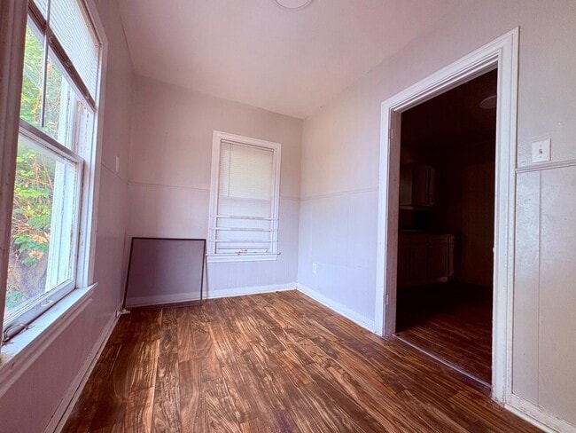 Photo - 120 N Hagerman St