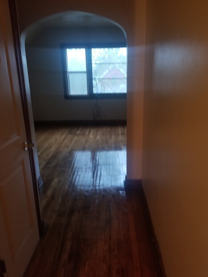 Living room - 3410 N 23rd St Unit Upper