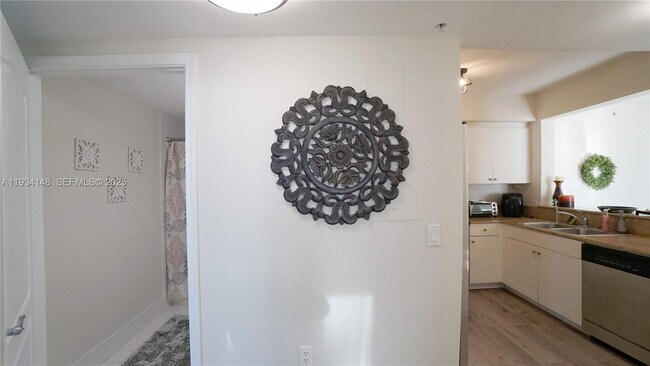 Photo - 117 NW 42nd Ave Unidad 708