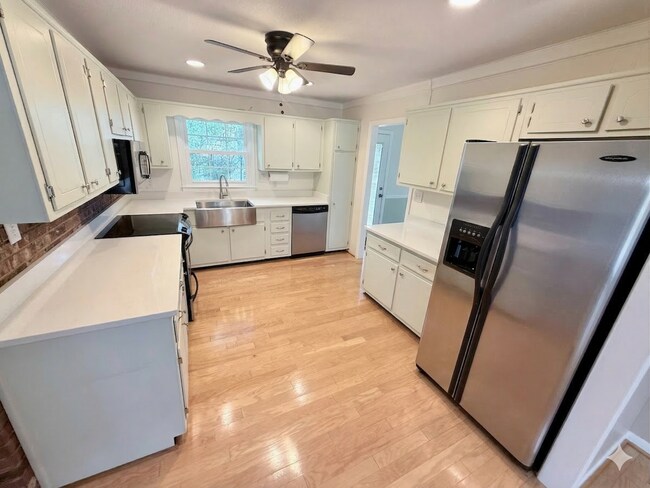 Photo - Charming & Convenient Athens Home – Prime Location with Modern Comforts