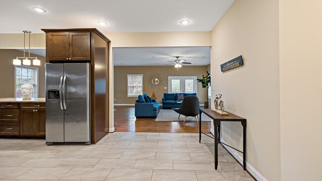 Photo - 800 S Washington St Unidad ID1431387P