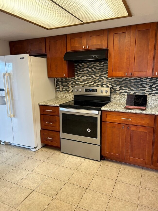 Photo - 960 Wailupe Dr Unit Upstairs 3/2